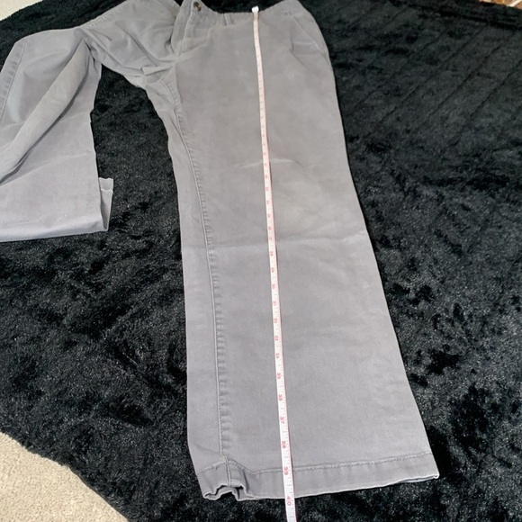 Men's Gray Goodfellow Hennepin Chino Labeled as 34 x 32 - Picture 8 of 11